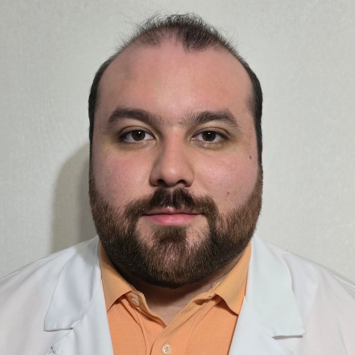 Dr. Bastián Aguayo Cortés, médico cirujano